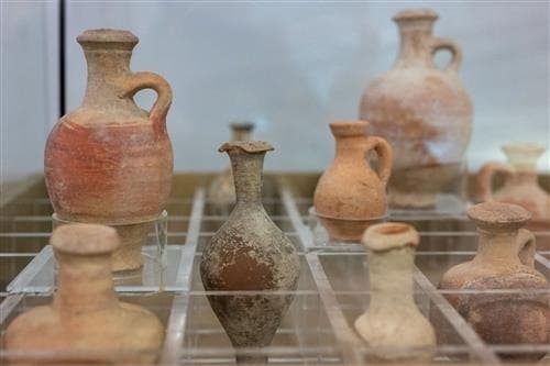 Археологические исследования для детей в древней Яффе.