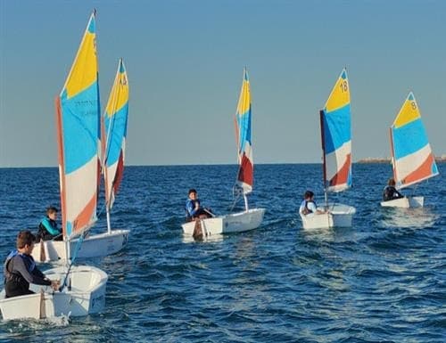 Летний лагерь по парусному спорту в марине Тель-Авива – лето 2026